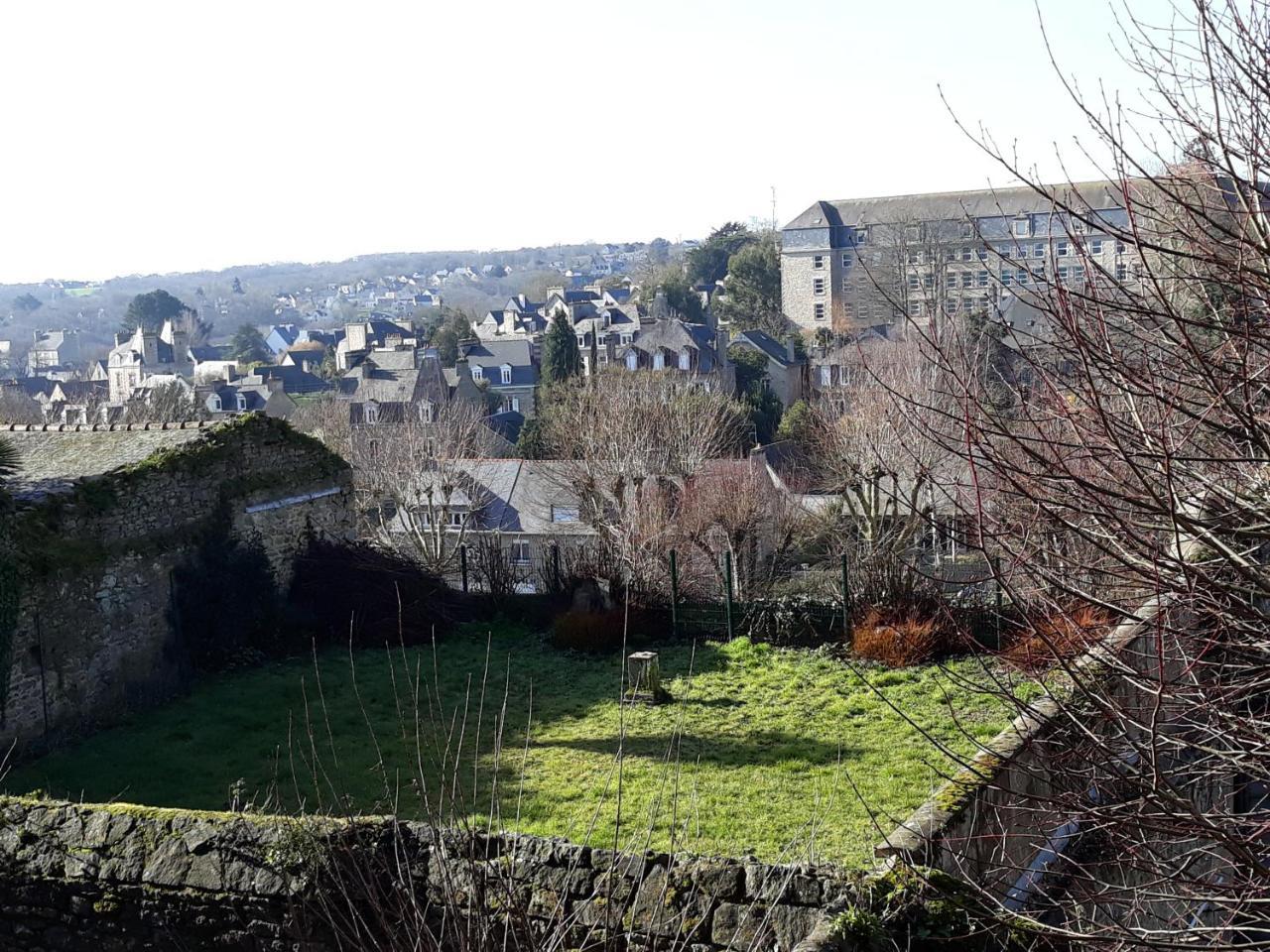 Val Cocherel - Hotel Le Challonge Dinan Dış mekan fotoğraf